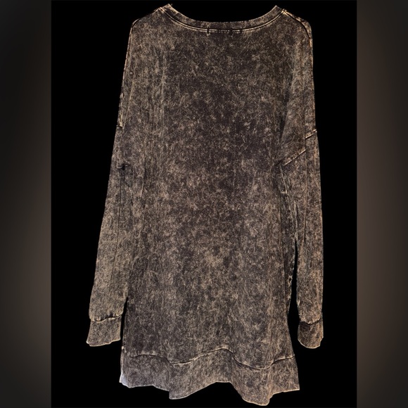 Zenana Outfitters Charcoal Long Sleeve Top - Picture 2 of 4